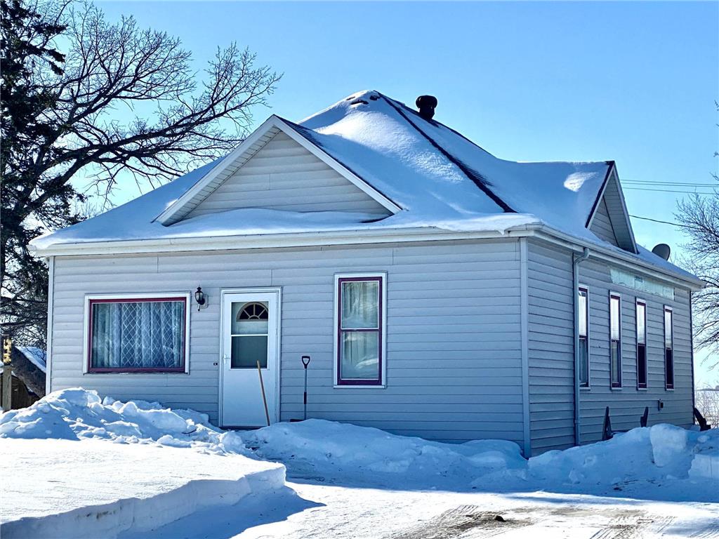 429 W 1st Street Clinton MN 56225 6328032 image1