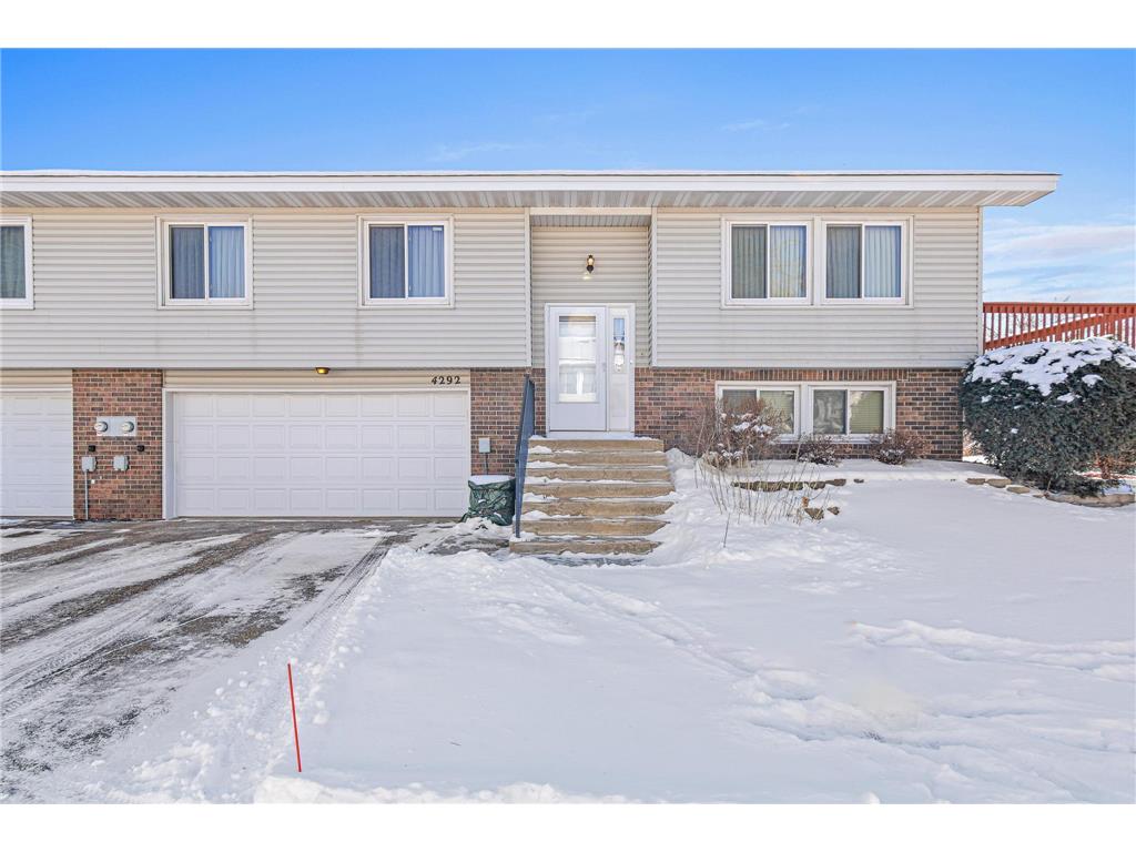 4292 Evergreen Drive Vadnais Heights MN 55127 6659119 image1