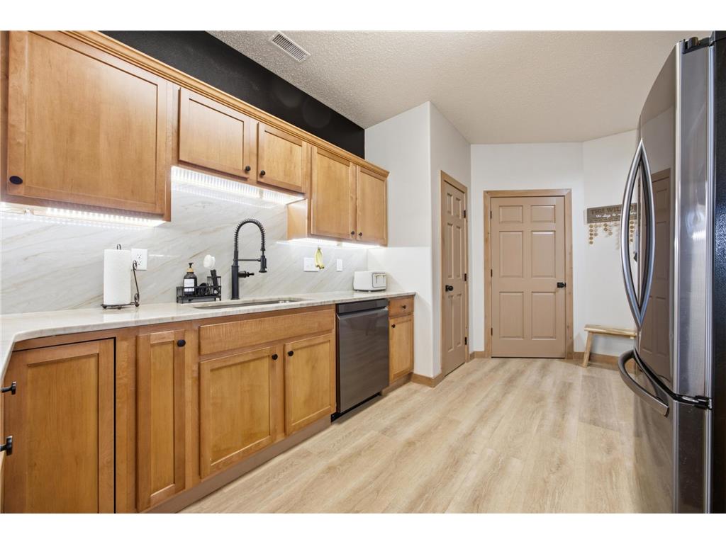 430 19th Avenue W #F Fargo ND 58078 7099741 image11