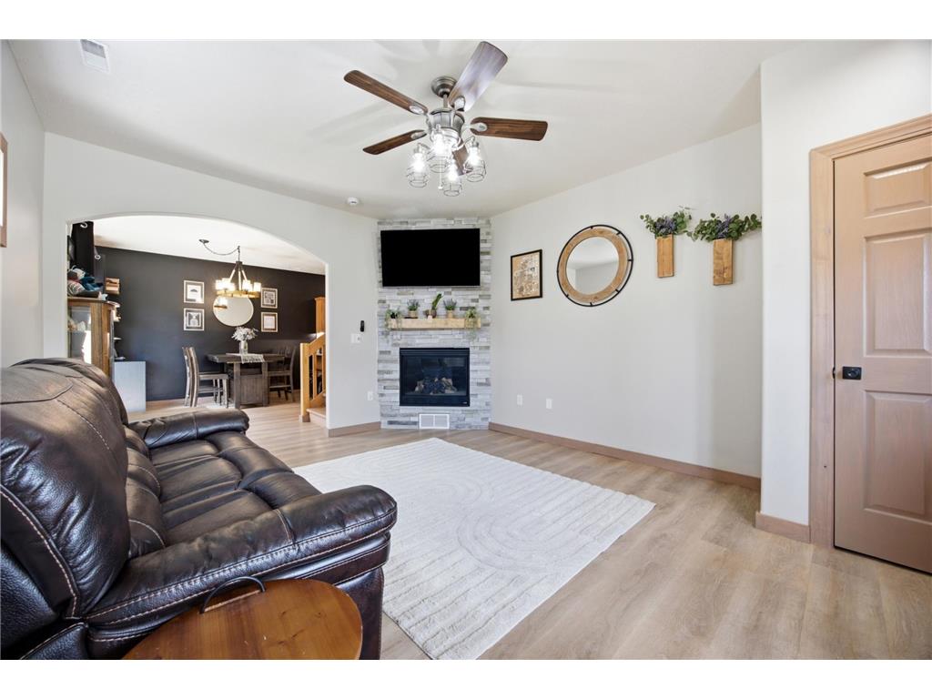 430 19th Avenue W #F Fargo ND 58078 7099741 image5