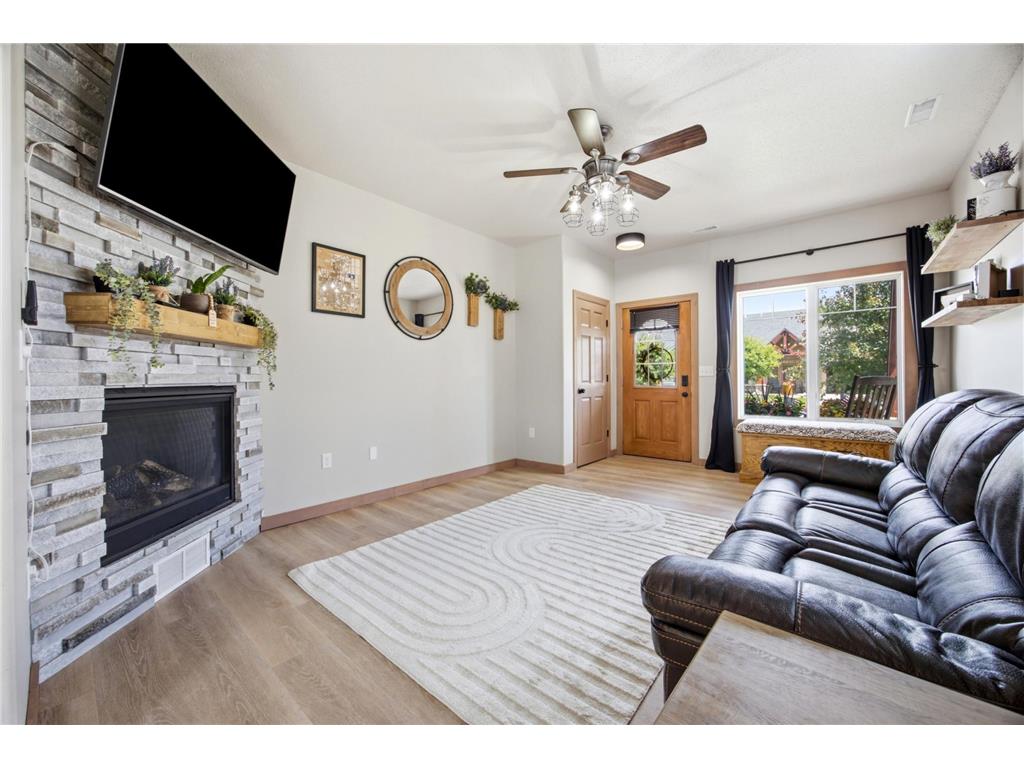 430 19th Avenue W #F Fargo ND 58078 7099741 image6