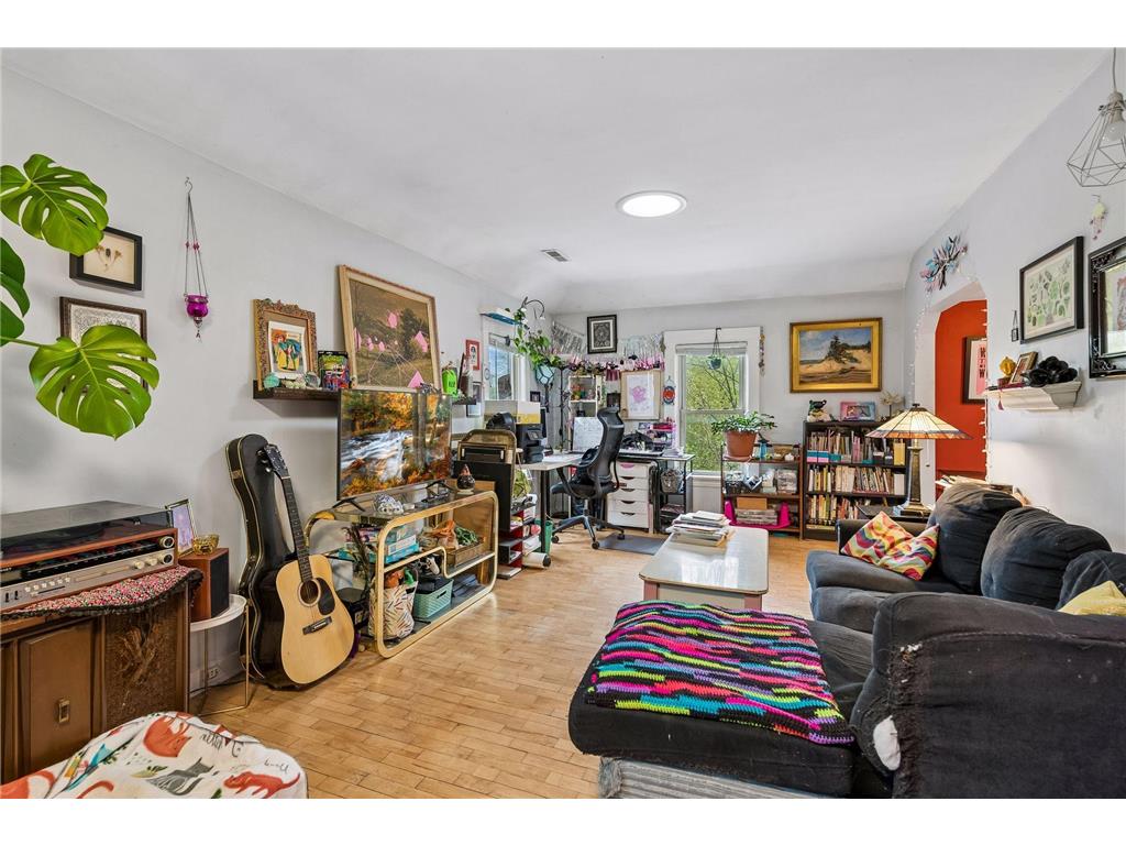 4300 Pleasant Avenue Minneapolis MN 55409 7070808 image17