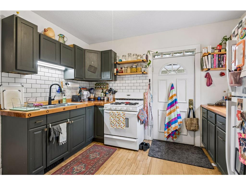 4300 Pleasant Avenue Minneapolis MN 55409 7070808 image8