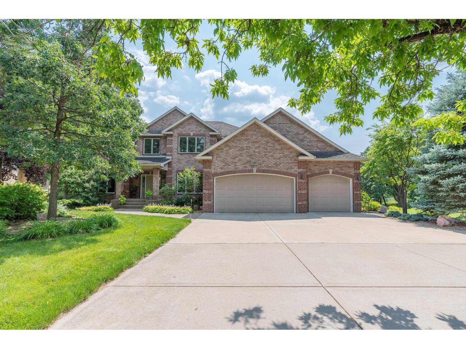 4301 Overlook Drive, Bloomington, MN, 55437 MLS 6114657 Edina Realty