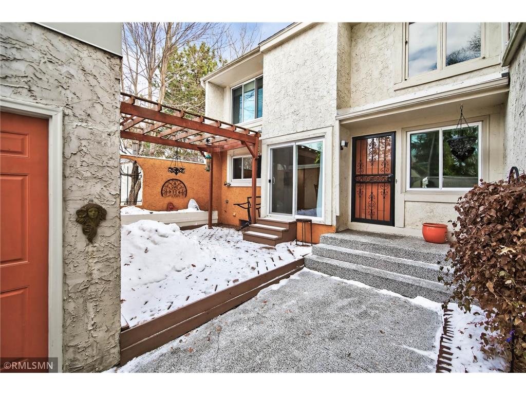 4302 Highland Drive Shoreview MN 55126 - Snail 7001560 image1