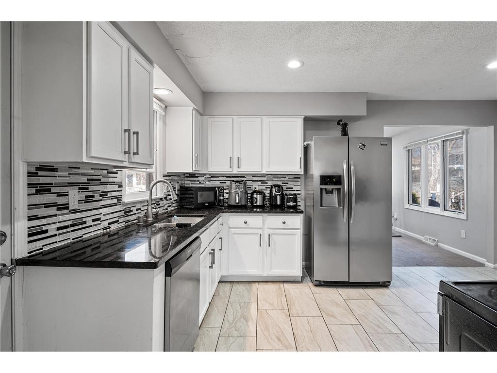 4308 78th Avenue N Brooklyn Park MN 55443 6566979 image1