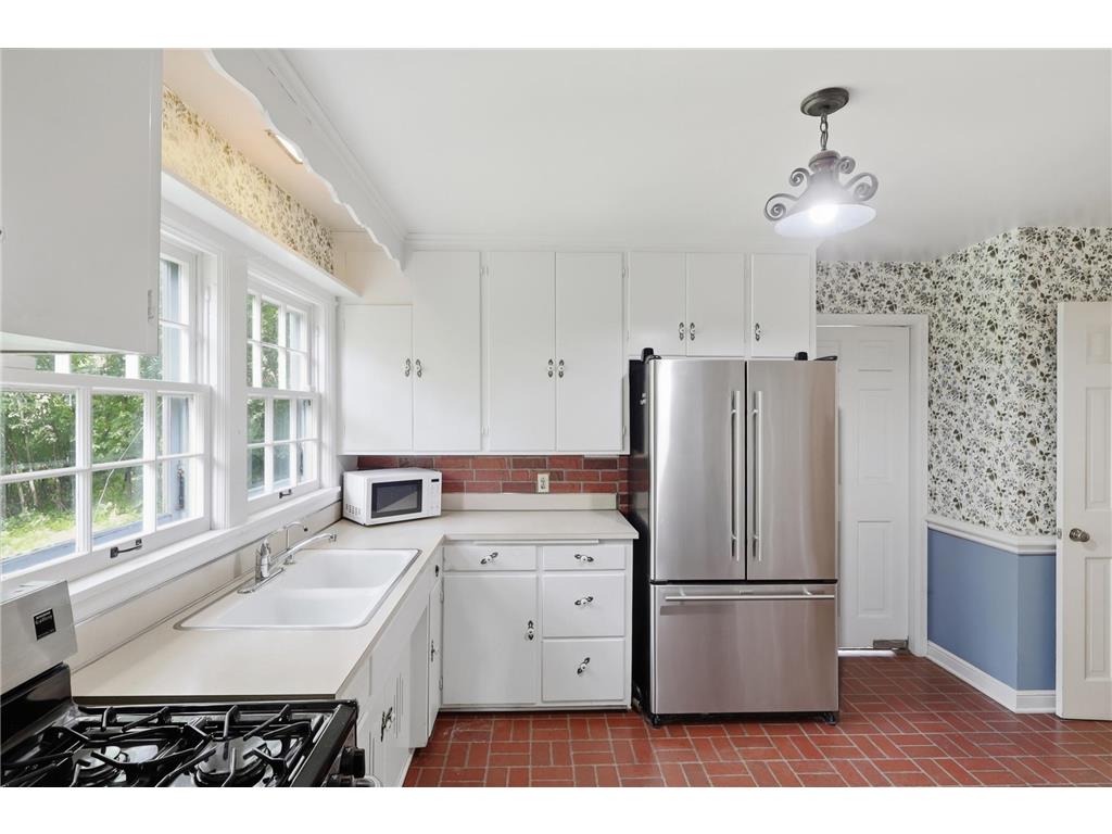 4308 Glencrest Road Golden Valley MN 55416 7064646 image12