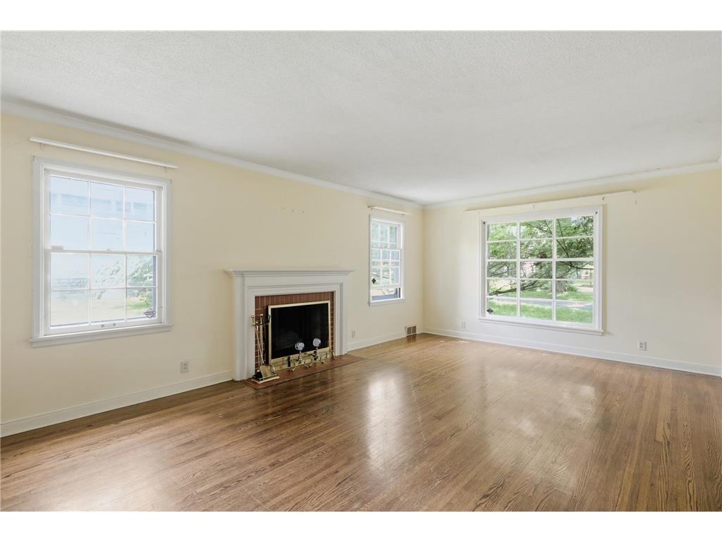 4308 Glencrest Road Golden Valley MN 55416 7064646 image3