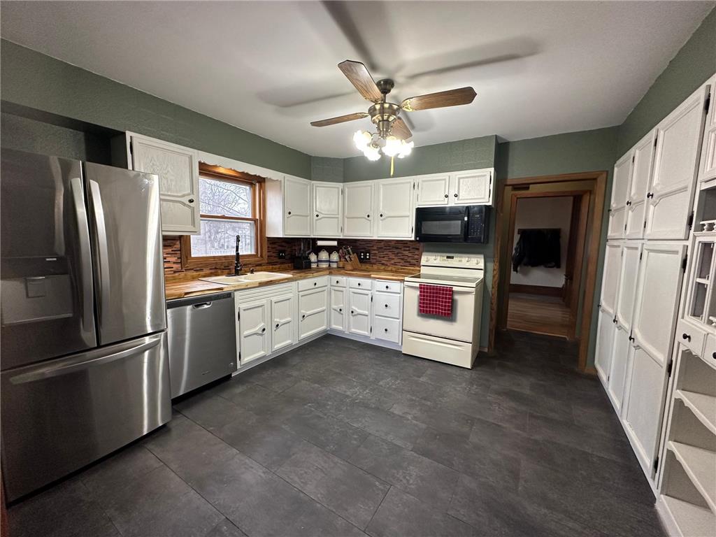 431 W Luverne Street Luverne MN 56156 7031374 image11