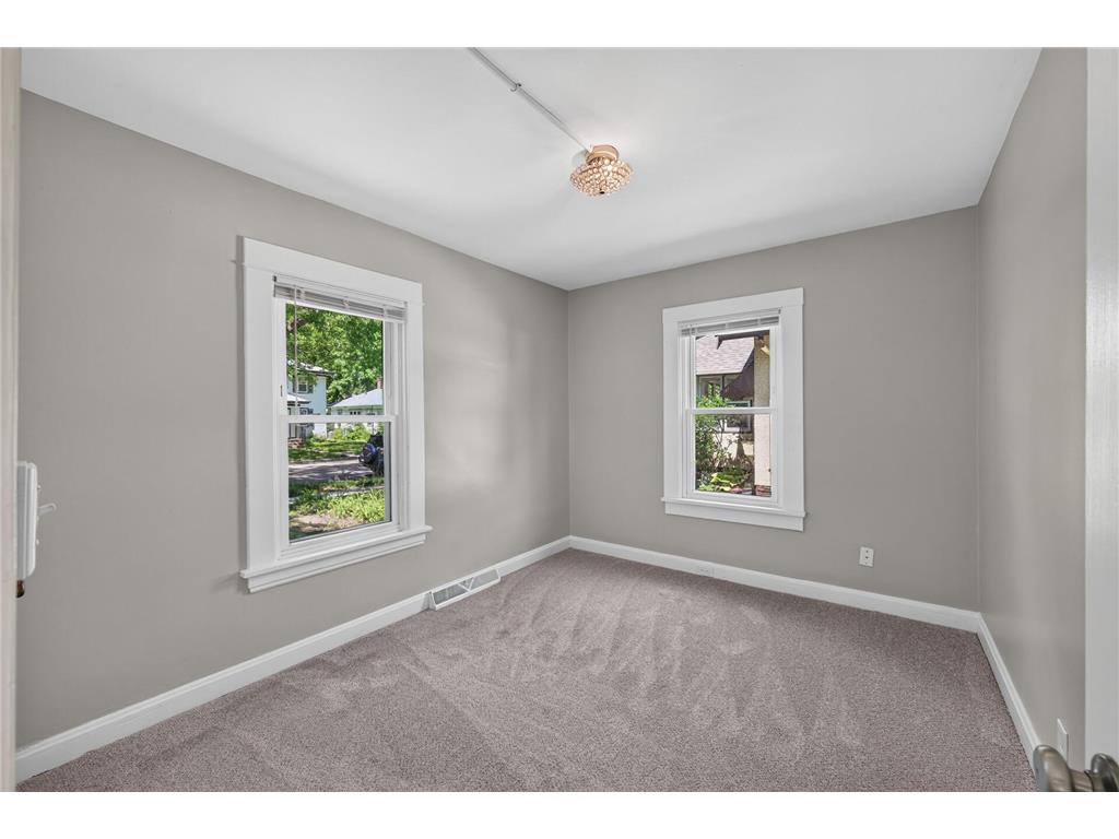 4310 James Avenue N Minneapolis MN 55412 7111128 image13