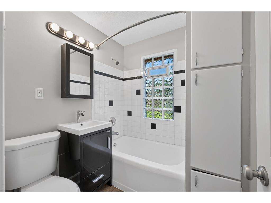 4310 James Avenue N Minneapolis MN 55412 7111128 image18