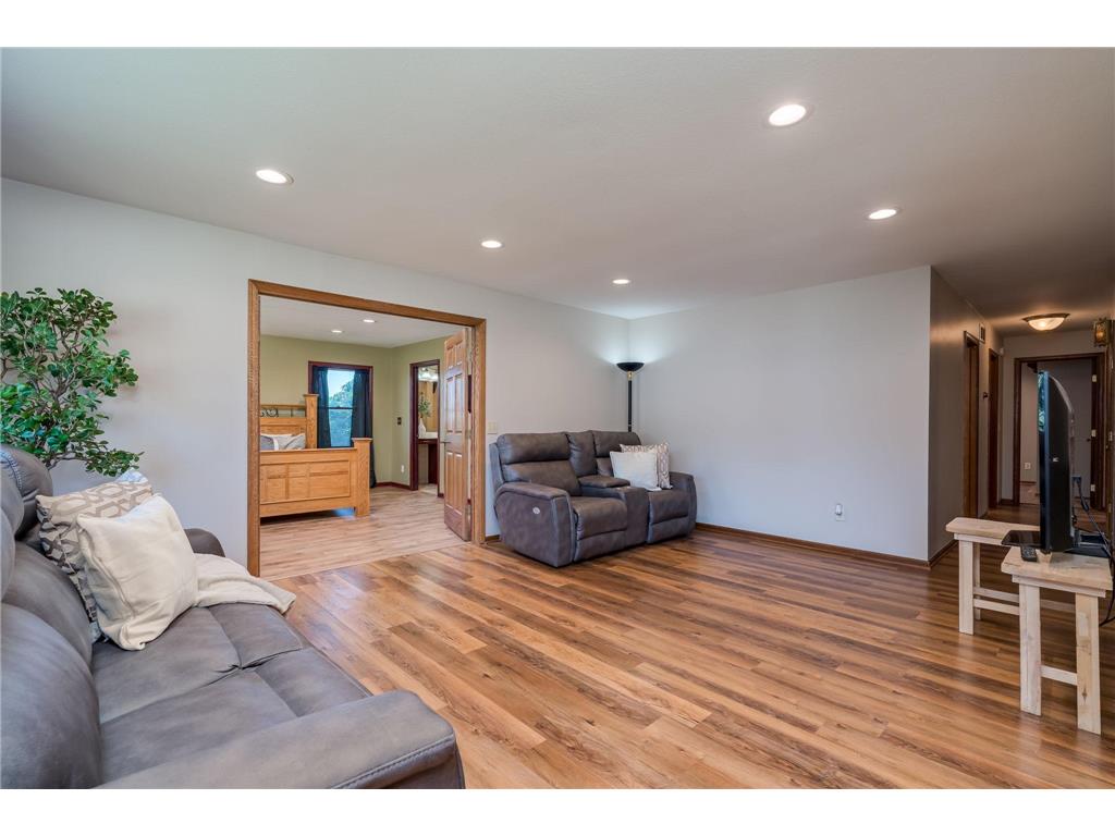 432 3rd Avenue Pemberton MN 56078 7111099 image4