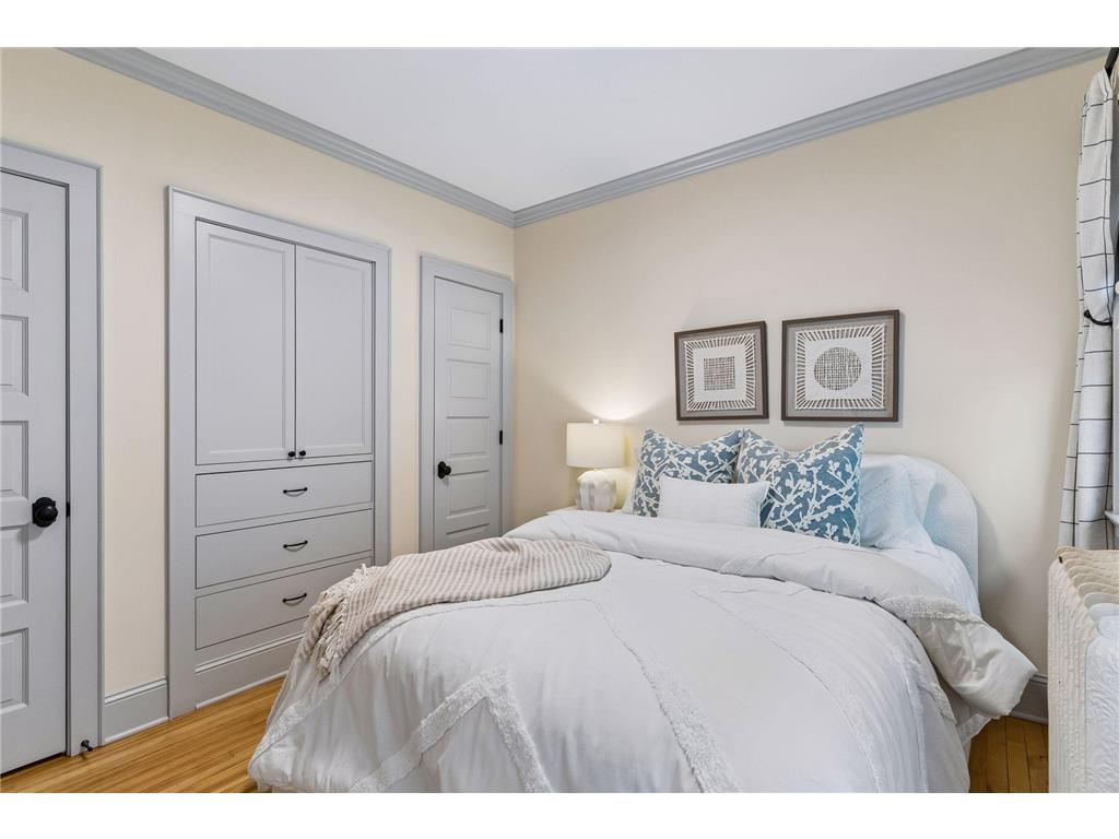 4321 Colfax Avenue S Minneapolis MN 55409 7067757 image18