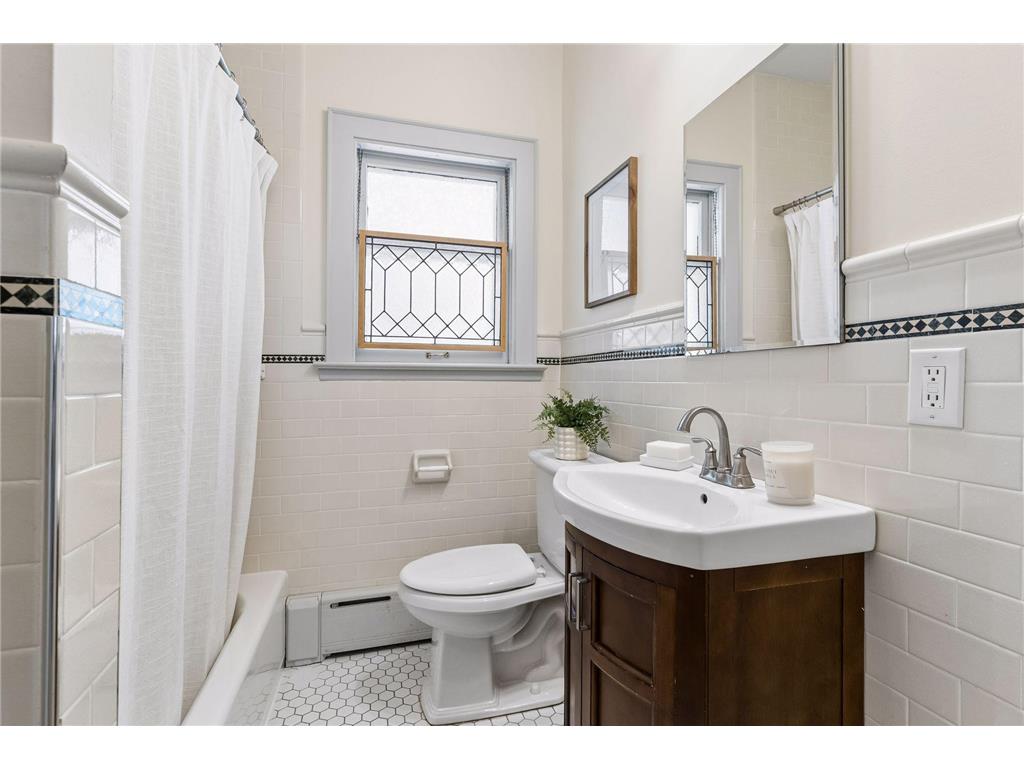 4321 Colfax Avenue S Minneapolis MN 55409 7067757 image21