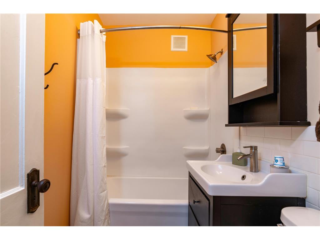 4323 4th Avenue S Minneapolis MN 55409 7010022 image16