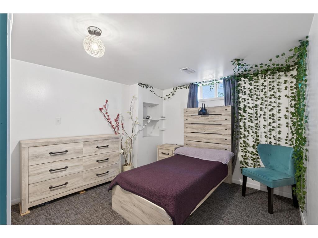 4324 Queen Avenue N Minneapolis MN 55412 7035565 image20