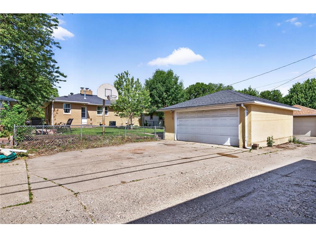 4324 Queen Avenue N Minneapolis MN 55412 7035565 image24