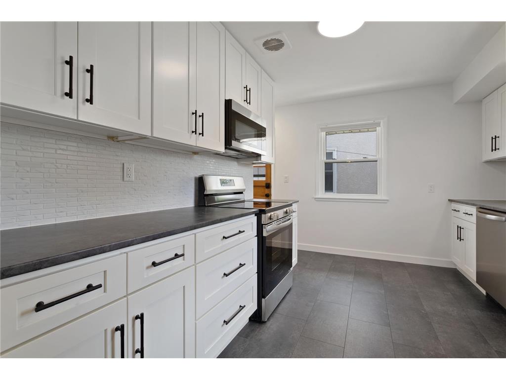 4325 Beard Avenue N Robbinsdale MN 55422 7073769 image10