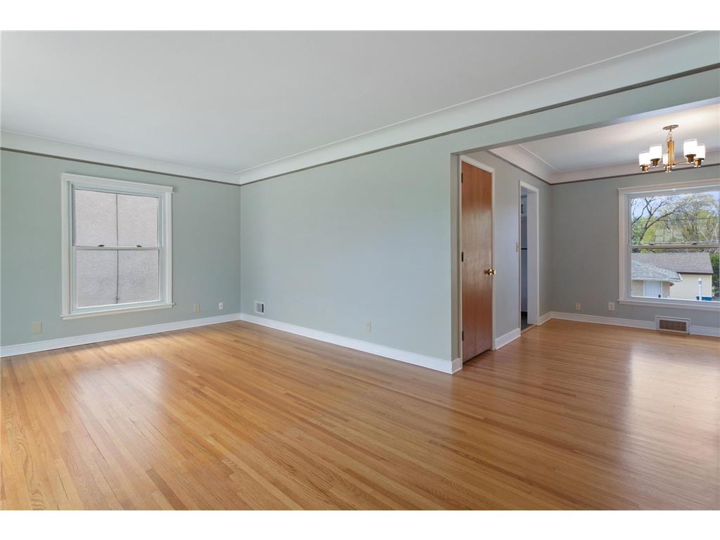 4325 Beard Avenue N Robbinsdale MN 55422 7073769 image4