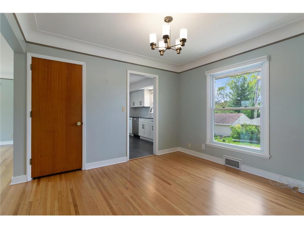 4325 Beard Avenue N Robbinsdale MN 55422 7073769 image7