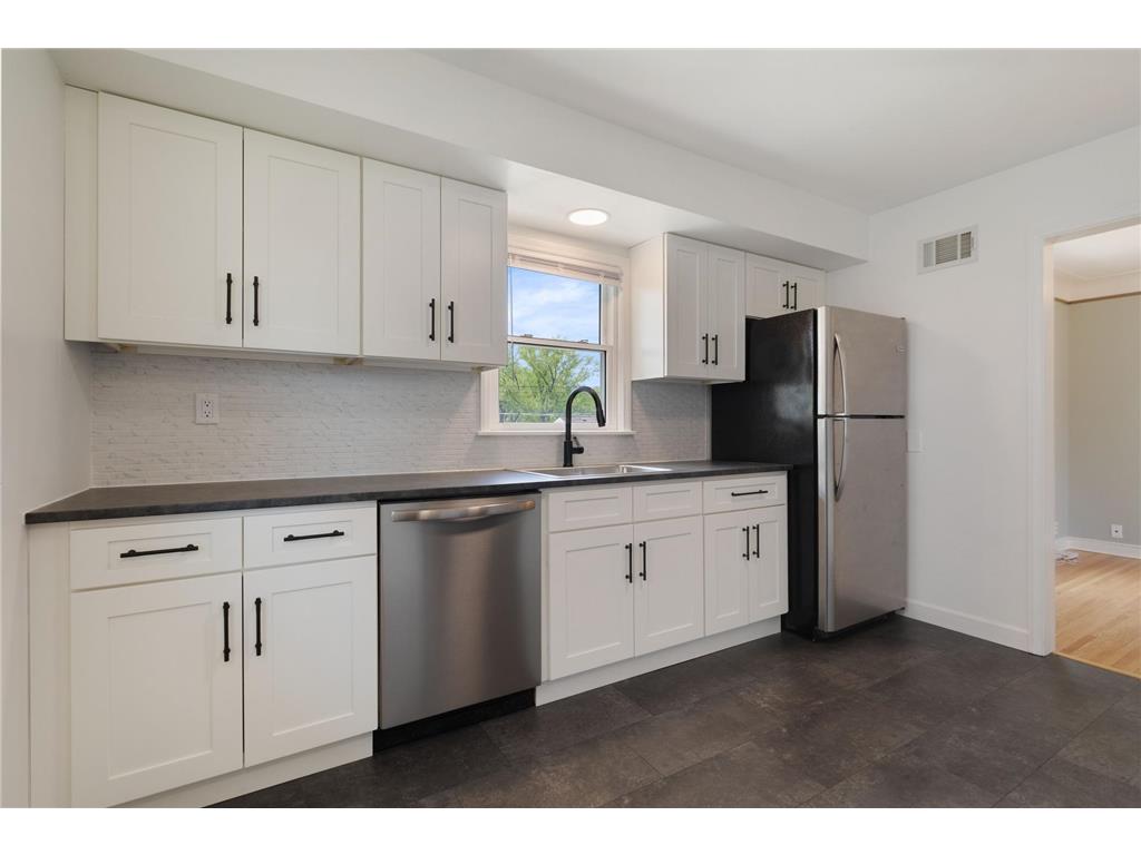 4325 Beard Avenue N Robbinsdale MN 55422 7073769 image9