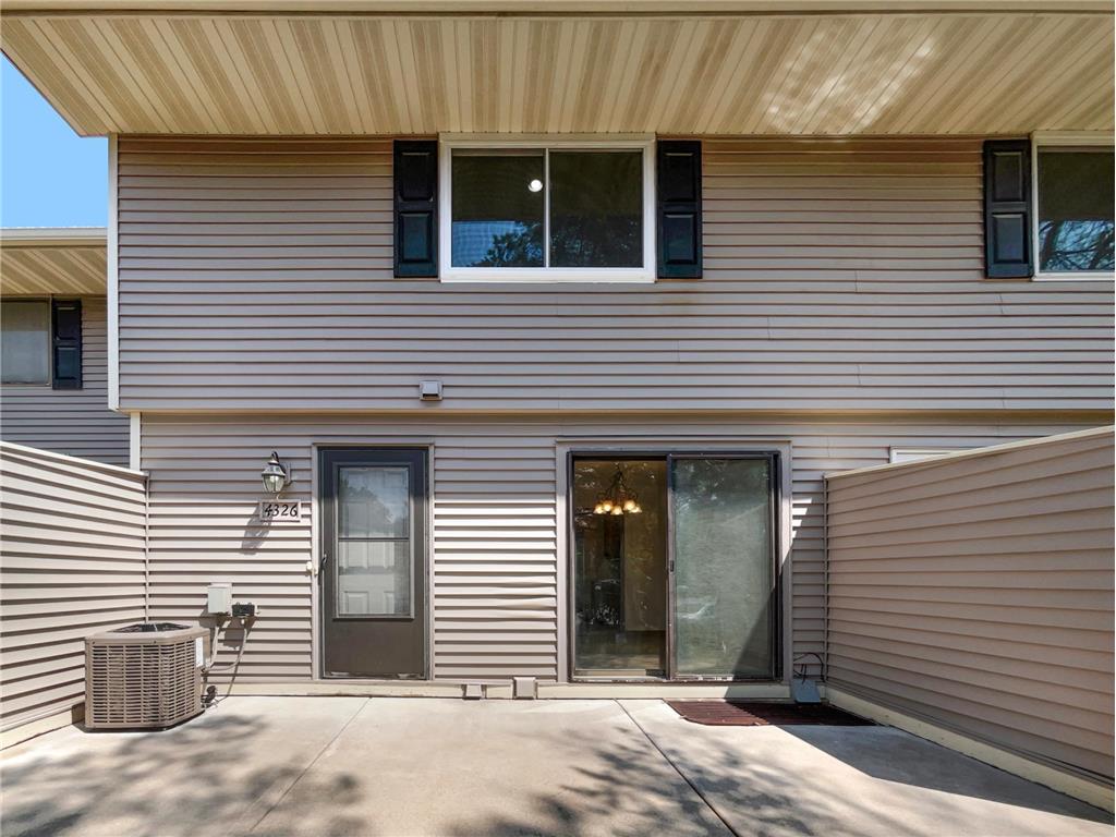 4326 Chatsworth Street N Shoreview MN 55126 6391393 image1