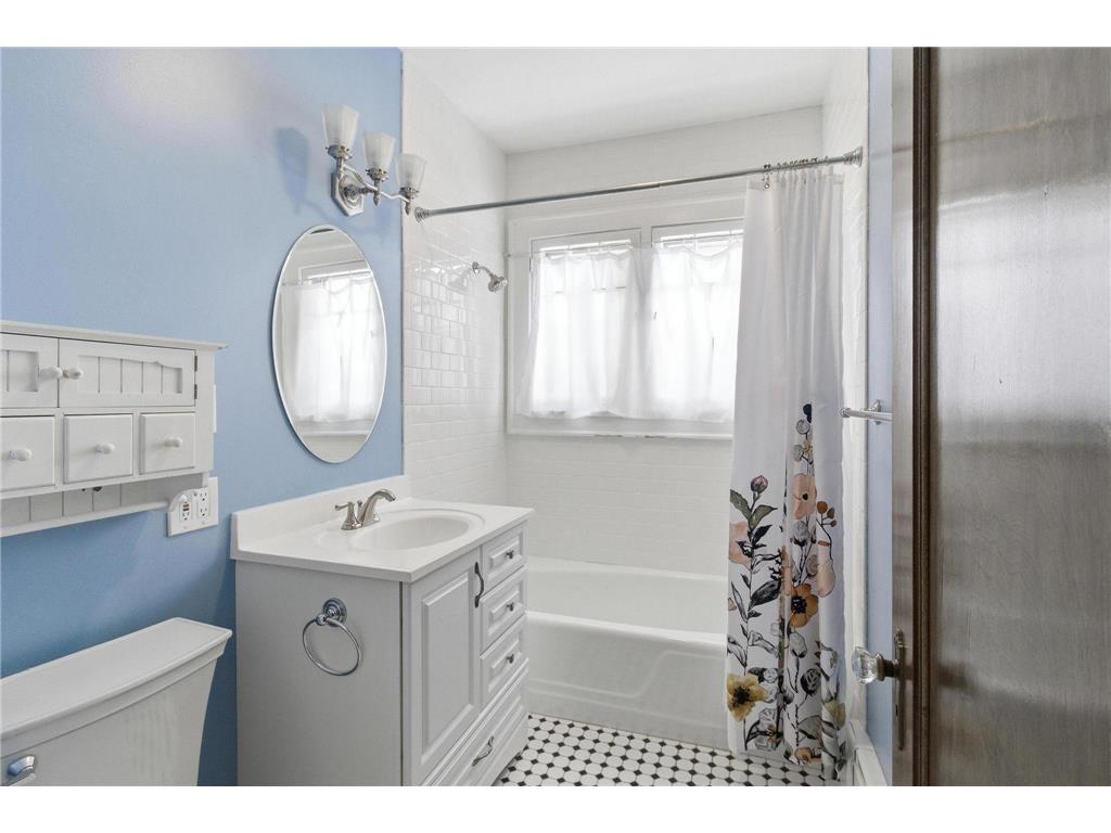 4328 Lyndale Avenue S Minneapolis MN 55409 7038859 image39