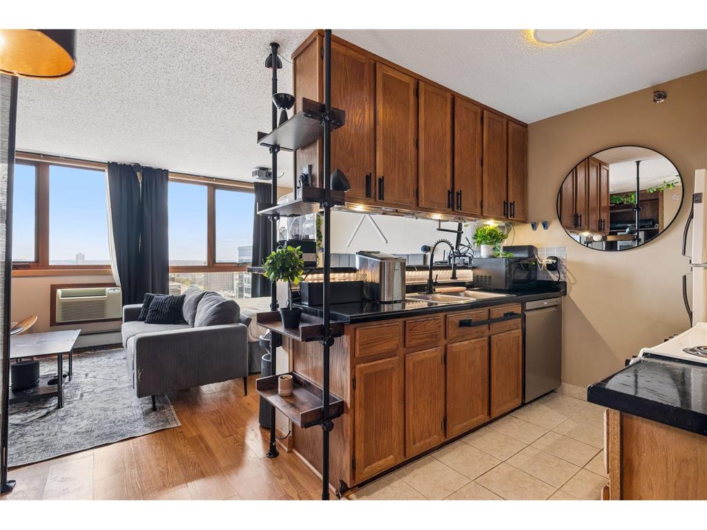 433 S 7th Street #1704 Minneapolis MN 55415 7046730 image7