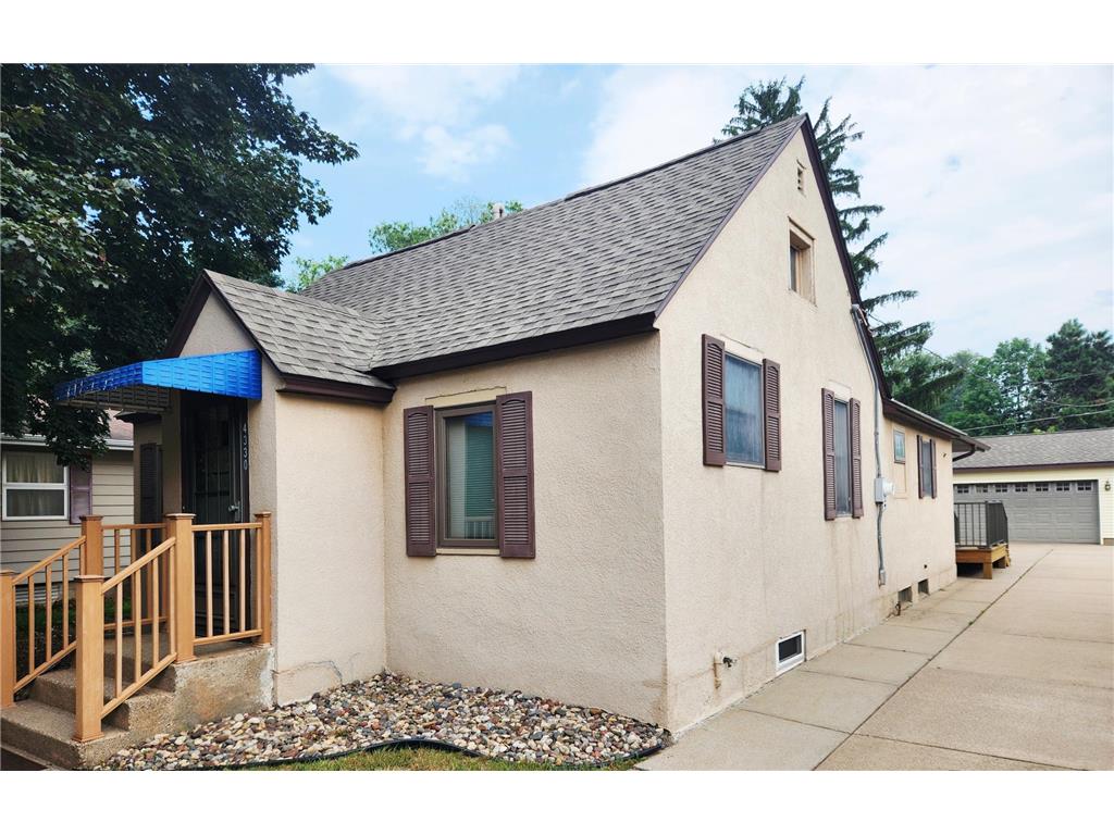 4330 W 8th Street Goodview MN 55987 6771356 image1