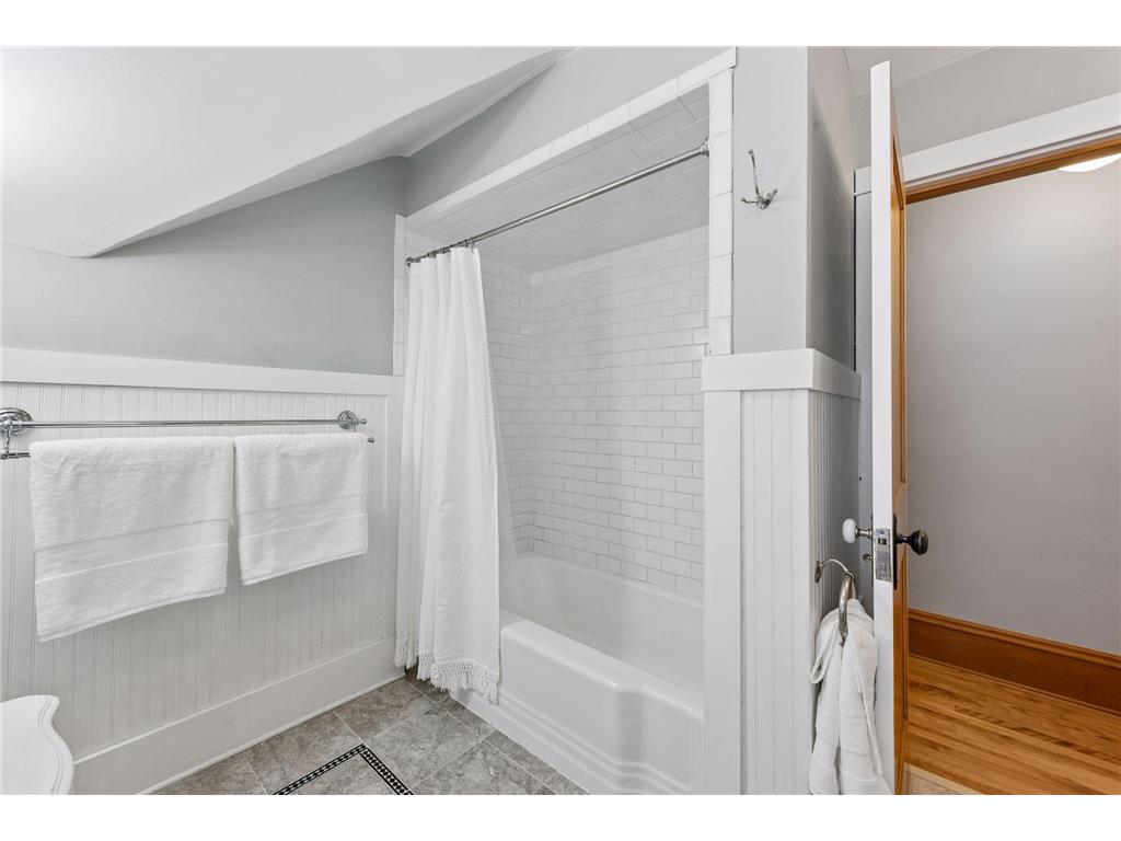 4332 Colfax Avenue S Minneapolis MN 55409 7094550 image29