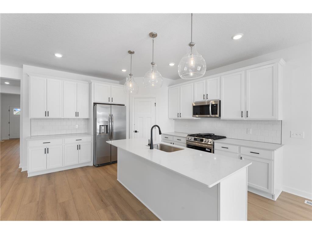 4333 132nd Avenue NE Blaine MN 55449 7073298 image2