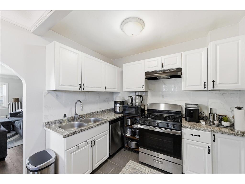 4333 Fremont Avenue N Minneapolis MN 55412 7012023 image8