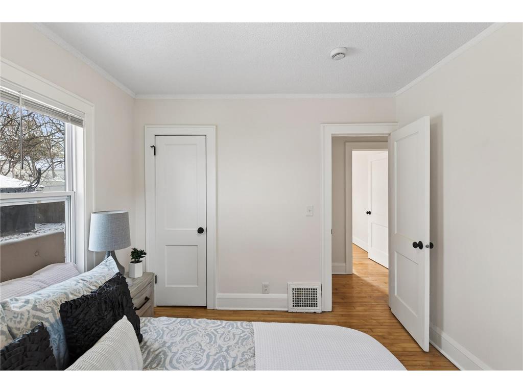 4334 Fremont Avenue N Minneapolis MN 55412 6823117 image11