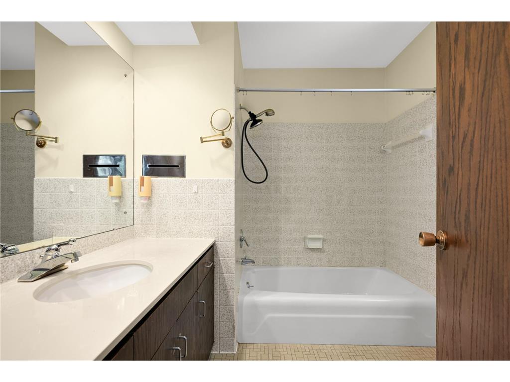 4336 Avondale Road Golden Valley MN 55416 7088197 image17