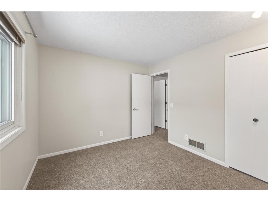 4339 Buckingham Court #1106 Vadnais Heights MN 55127 7000341 image16