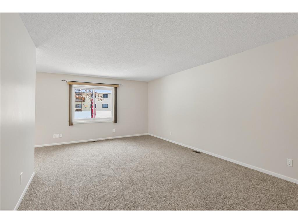 4339 Buckingham Court #1106 Vadnais Heights MN 55127 7000341 image4