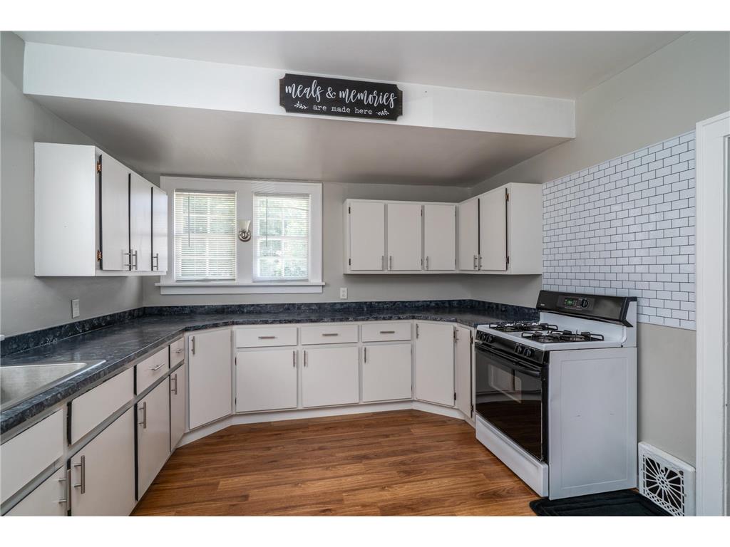 434 Bridge Street Crookston MN 56716 7104706 image9