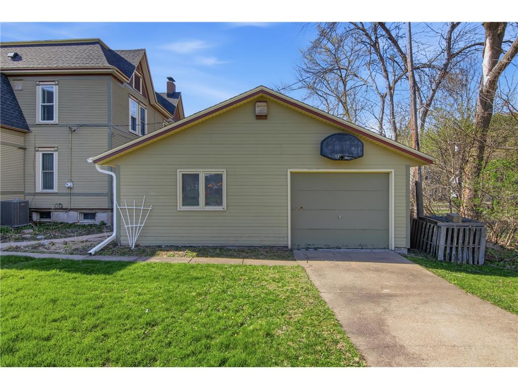 435 Jefferson Street Eau Claire WI 54701 7058101 image15