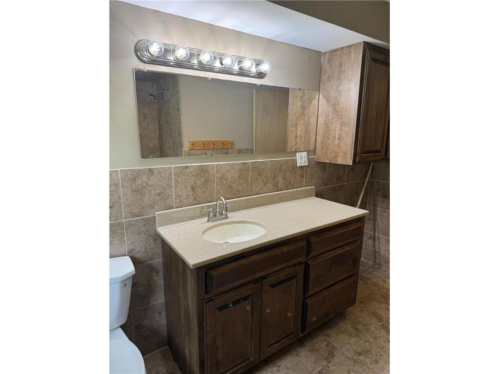 435 W Ottawa Street Le Center MN 56057 7093808 image17
