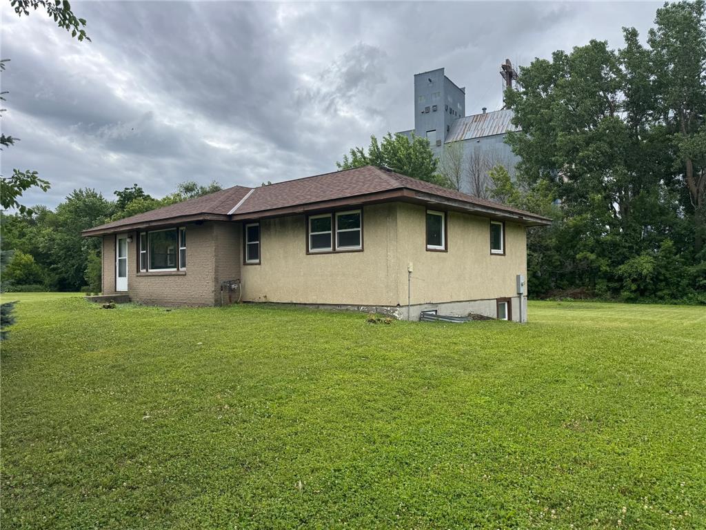 435 W Ottawa Street Le Center MN 56057 7093808 image19