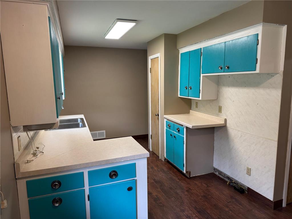 435 W Ottawa Street Le Center MN 56057 7093808 image7