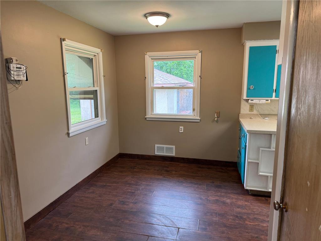 435 W Ottawa Street Le Center MN 56057 7093808 image9