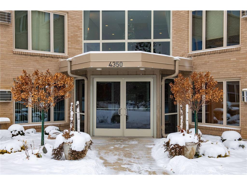 4350 Brookside Court #108 Edina MN 55436 - Minnehaha Creek 6822217 image1