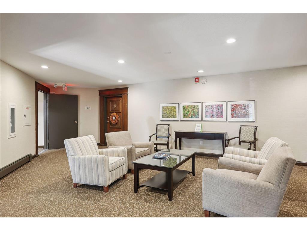 4350 Brookside Court #108 Edina MN 55436 - Minnehaha Creek 6822217 image23