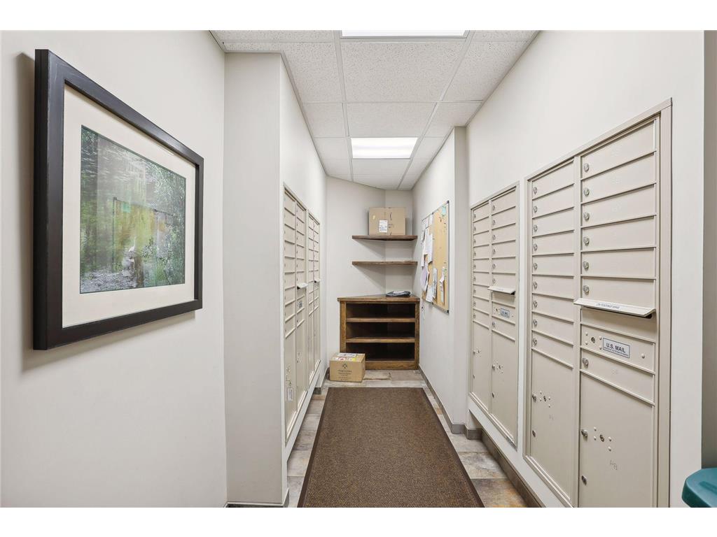 4350 Brookside Court #108 Edina MN 55436 - Minnehaha Creek 6822217 image24