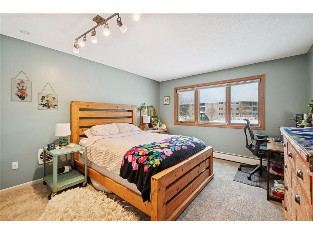 4350 Brookside Court #108 Edina MN 55436 - Minnehaha Creek 6822217 image9