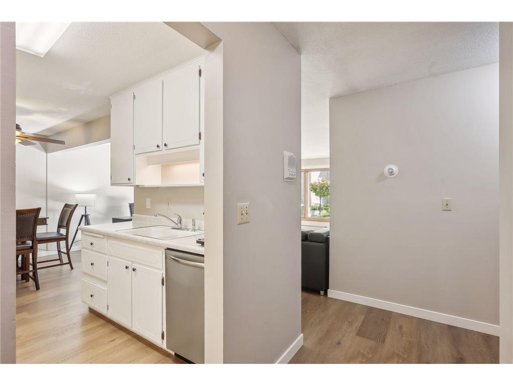 4350 Brookside Court #114 Edina MN 55436 6804325 image13