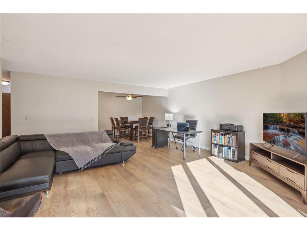 4350 Brookside Court #114 Edina MN 55436 6804325 image7