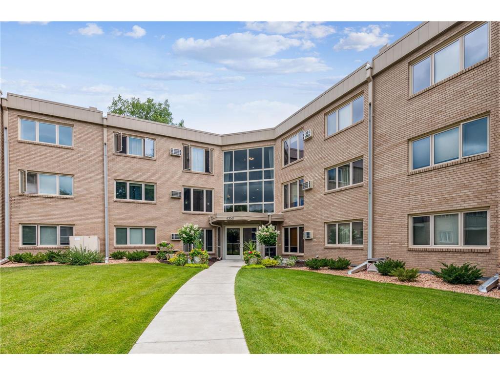 4350 Brookside Court #115 Edina MN 55436 - Minnehaha Creek 6399894 image1