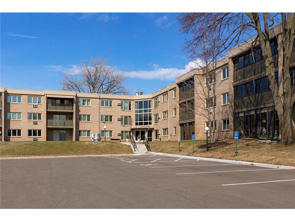4350 Brookside Court #205 Edina MN 55436 6681133 image1